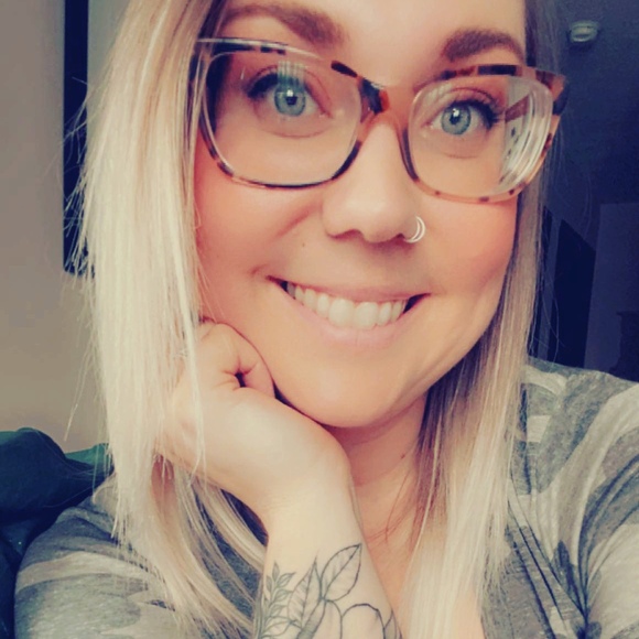 Meet your Posher, Heather - Picture 1 of 1